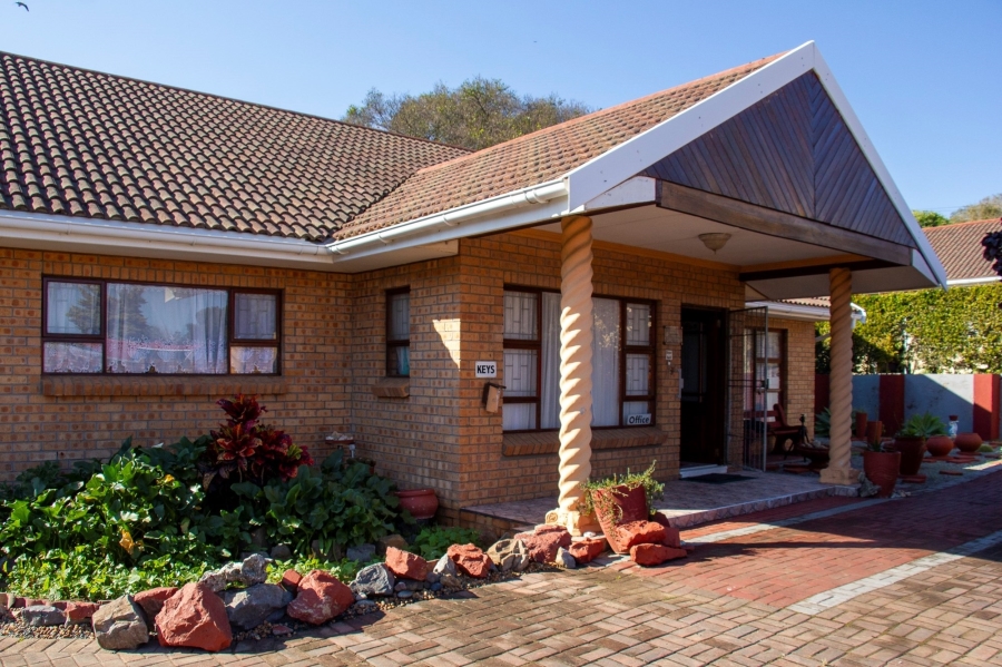 9 Bedroom Property for Sale in East Bank Eastern Cape